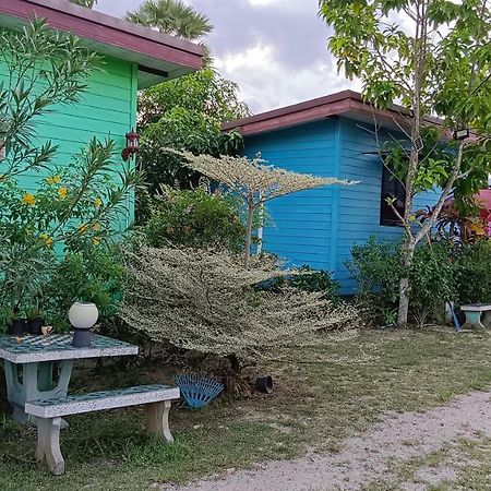 4 Seasons Mini House Hotel นครศรีธรรมราช ภายนอก รูปภาพ